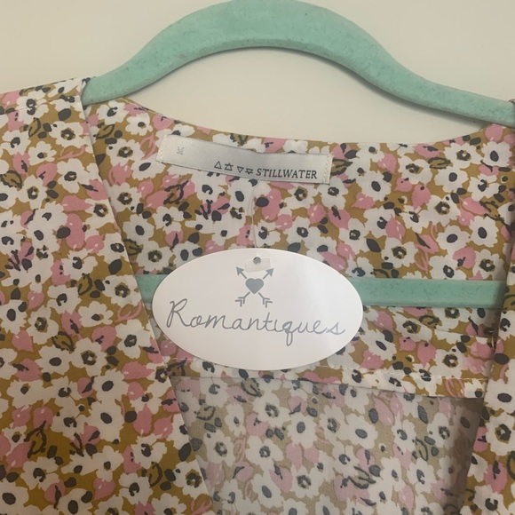 Cropped faux wrap top - Picture 2 of 5